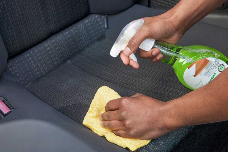 Comment nettoyer les taches sur les sièges d'auto avec du bicarbonate de soude Comment nettoyer les taches sur les sièges d'auto avec du bicarbonate de soude