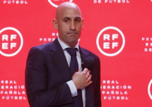 Baiser forcé : la Fédération espagnole demande la démission de Luis Rubiales Baiser forcé : la Fédération espagnole demande la démission de Luis Rubiales