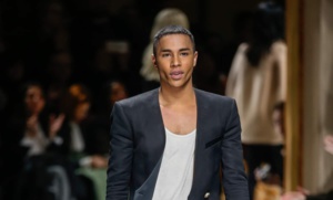Le styliste de Balmain déclare le vol de plus de 50 articles de sa collection à la Fashion Week Le styliste de Balmain déclare le vol de plus de 50 articles de sa collection à la Fashion Week