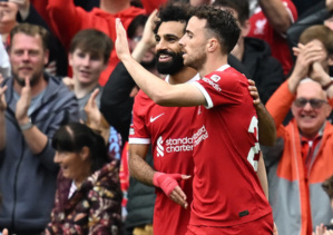 Premier League : Liverpool s'accroche, Chelsea s'enfonce
