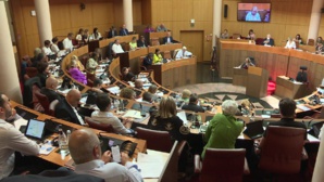 Emmanuel Macron découvre les vertus de l'autonomie et la préconise pour la Corse Emmanuel Macron découvre les vertus de l'autonomie et la préconise pour la Corse