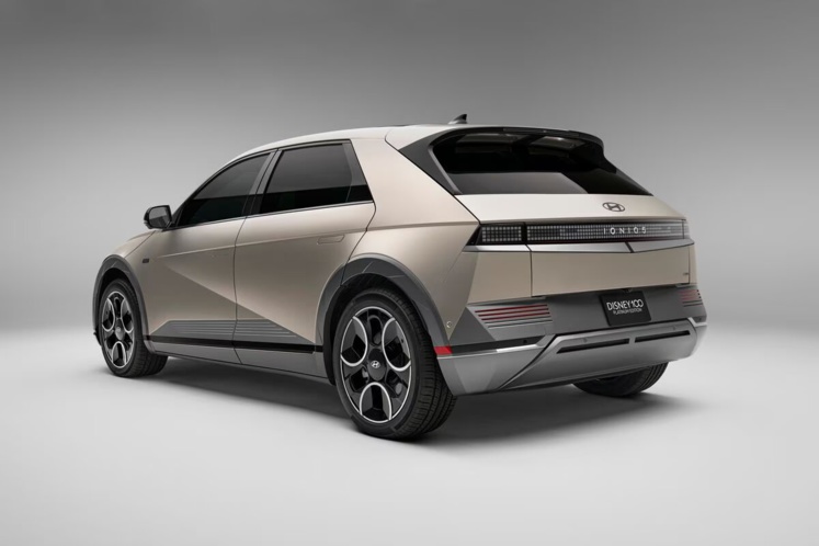 Disney célèbre son centenaire en s’associant à Hyundai pour une série limitée Disney célèbre son centenaire en s’associant à Hyundai pour une série limitée