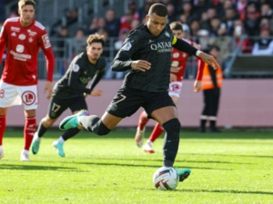 Ligue 1 : le PSG échappe à la foudre à Brest et se replace derrière Nice