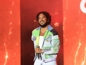 Slimane révèle sa chanson pour l'Eurovision 2024 Slimane révèle sa chanson pour l'Eurovision 2024