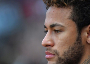 Neymar attaqué pour travail dissimulé par une ancienne employée de maison Neymar attaqué pour travail dissimulé par une ancienne employée de maison