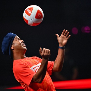 L1 : Ronaldinho voudrait voir Mbappé gagner le Ballon d'or avec le Paris SG L1 : Ronaldinho voudrait voir Mbappé gagner le Ballon d'or avec le Paris SG