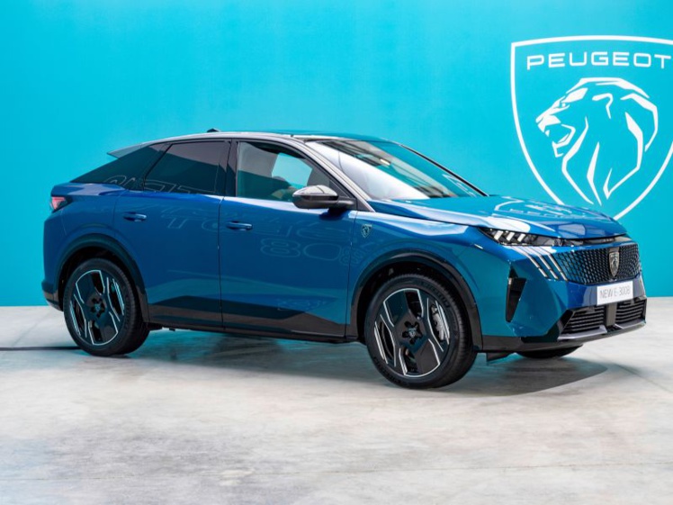 Car Of The Year 2024 : Le nouveau PEUGEOT E-3008 finaliste Car Of The Year 2024 : Le nouveau PEUGEOT E-3008 finaliste