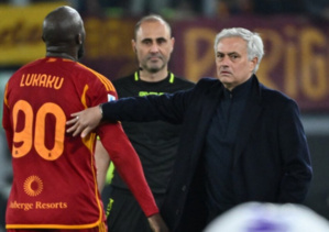 Serie A: l’AS Rome, réduite à 9, résiste à la Fiorentina, Bologne se rapproche Serie A: l’AS Rome, réduite à 9, résiste à la Fiorentina, Bologne se rapproche