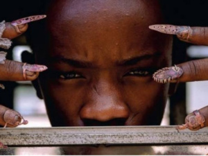 Le film «Augure» du réalisateur belge Baloji en projections au Maroc Le film «Augure» du réalisateur belge Baloji en projections au Maroc