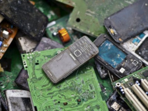 La culture du 'tout jetable' : Une réflexion sur les impacts environnementaux et sociaux La culture du 'tout jetable' : Une réflexion sur les impacts environnementaux et sociaux