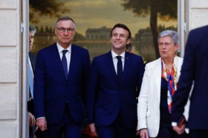 Emmanuel Macron nomme  un pourfendeur de la Françafrique" envoyé spécial" en Afrique