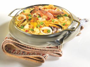 Paella épicée : une fusion méditerranéenne aux saveurs marocaines Paella épicée : une fusion méditerranéenne aux saveurs marocaines