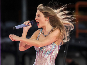 Taylor Swift est de nouveau la numéro 1 mondiale des ventes de musique Taylor Swift est de nouveau la numéro 1 mondiale des ventes de musique