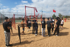 Le "Street workout", sport de rue qui se fait de plus en plus d'adeptes à Casablanca Le "Street workout", sport de rue qui se fait de plus en plus d'adeptes à Casablanca