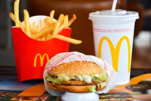 Comment un homme a gagné 100 repas gratuits chez McDonald’s grâce à ChatGPT