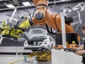 Mercedes se tourne vers les robots humanoïdes Mercedes se tourne vers les robots humanoïdes