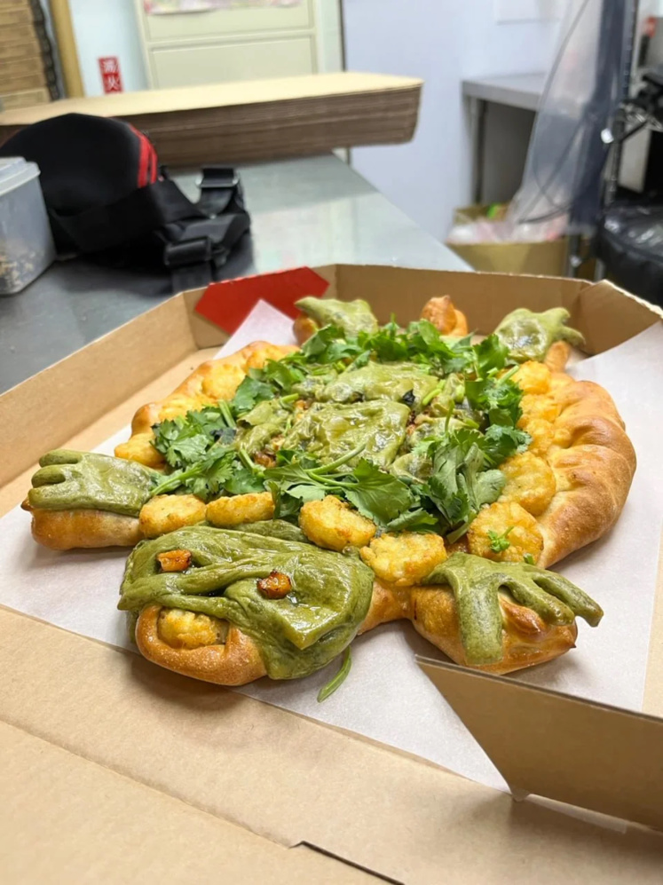 Une étrange pizza… à la forme d’une tortue Une étrange pizza… à la forme d’une tortue