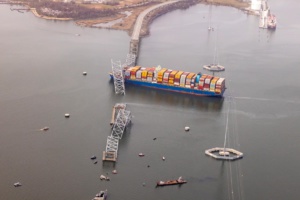 Chaos logistique : Mercedes et Tesla piégés par l'effondrement du pont de Baltimore ! Chaos logistique : Mercedes et Tesla piégés par l'effondrement du pont de Baltimore !