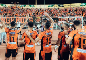 Fouzi Lekjaa félicite la RS Berkane après sa qualification en finale de la Coupe de la CAF Fouzi Lekjaa félicite la RS Berkane après sa qualification en finale de la Coupe de la CAF