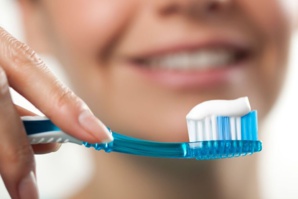 Le fluorure dans le dentifrice : ami ou ennemi de nos dents ? Le fluorure dans le dentifrice : ami ou ennemi de nos dents ?