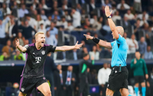 Champions League : Sur le fil , le Real en finale au bout d'une grosse controverse arbitrale ! Champions League : Sur le fil , le Real en finale au bout d'une grosse controverse arbitrale !