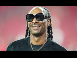 Snoop Dogg rejoint en tant que coach pour la saison 26 de 'The Voice' sur NBC Snoop Dogg rejoint en tant que coach pour la saison 26 de 'The Voice' sur NBC