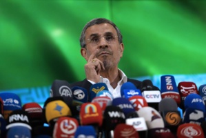 .L'ancien président iranien Mahmoud Ahmadinejad s'adresse aux médias après avoir déposé sa candidature à la prochaine élection présidentielle iranienne, à Téhéran, le 2 juin 2024. © Atta Kenare, AFP .L'ancien président iranien Mahmoud Ahmadinejad s'adresse aux médias après avoir déposé sa candidature à la prochaine élection présidentielle iranienne, à Téhéran, le 2 juin 2024. © Atta Kenare, AFP