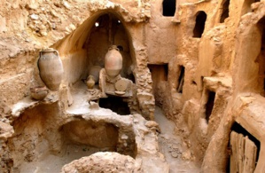 Découverte du vin liquide le plus vieux au monde dans une tombe romaine de 2000 ans Découverte du vin liquide le plus vieux au monde dans une tombe romaine de 2000 ans