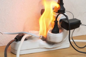 Voici les 7 appareils à ne jamais brancher sur une multiprise Voici les 7 appareils à ne jamais brancher sur une multiprise