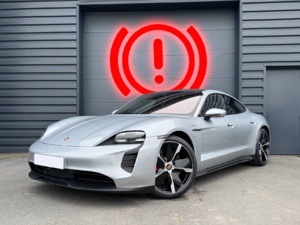 Porsche Taycan confrontée à un rappel critique pour problèmes de freinage Porsche Taycan confrontée à un rappel critique pour problèmes de freinage