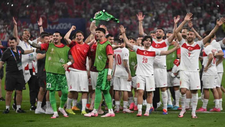 Euro 2024 : Le jour où la Turquie a conquis la zone "Euro " . Euro 2024 : Le jour où la Turquie a conquis la zone "Euro " .