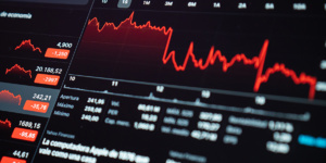 Un Lundi Noir : Les marchés boursiers mondiaux plongent dans le rouge Un Lundi Noir : Les marchés boursiers mondiaux plongent dans le rouge