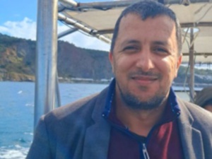 "Les défis du tourisme au Maroc : entre hospitalité et arnaques" "Les défis du tourisme au Maroc : entre hospitalité et arnaques"