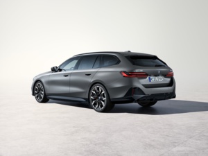 BMW i5 Touring : Le Break électrique qui fait le show ! BMW i5 Touring : Le Break électrique qui fait le show !