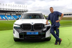 Kylian Mbappé : Le luxe d'un SUV hybride qu'il ne peut pas conduire Kylian Mbappé : Le luxe d'un SUV hybride qu'il ne peut pas conduire