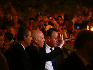 Kais Saied réélu : quand l'écrasante majorité suscite des doutes Kais Saied réélu : quand l'écrasante majorité suscite des doutes