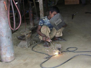 Moins d’enfants travailleurs, plus d’enfants en classe : un pari réussi pour le Maroc Moins d’enfants travailleurs, plus d’enfants en classe : un pari réussi pour le Maroc