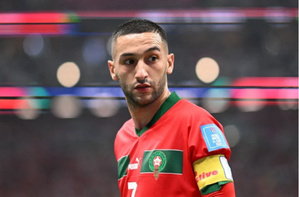 Hakim Ziyech : entre Déclin Sportif et Controverses Publiques Hakim Ziyech : entre Déclin Sportif et Controverses Publiques