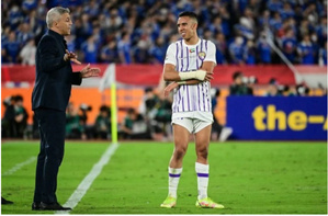 Sofiane Rahimi reste optimiste malgré la défaite d'Al Ain face à Al Hilal en Ligue des champions d'Asie Sofiane Rahimi reste optimiste malgré la défaite d'Al Ain face à Al Hilal en Ligue des champions d'Asie