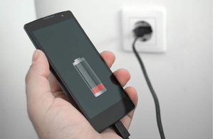 Pourquoi éviter de charger complètement la batterie de son smartphone ? Pourquoi éviter de charger complètement la batterie de son smartphone ?