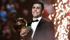 L'Espagnol Rodri remporte le Ballon d'Or 2024 L'Espagnol Rodri remporte le Ballon d'Or 2024