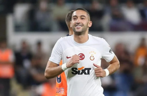 Hakim Ziyech écarté par Galatasaray : vers un départ imminent ? Hakim Ziyech écarté par Galatasaray : vers un départ imminent ?