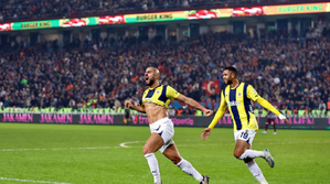 Sofyan Amrabat : un fan se fait tatoué en son honneur après un but décisif Sofyan Amrabat : un fan se fait tatoué en son honneur après un but décisif