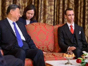 SAR le Prince Héritier Moulay El Hassan reçoit à Casablanca le Président Chinois SAR le Prince Héritier Moulay El Hassan reçoit à Casablanca le Président Chinois