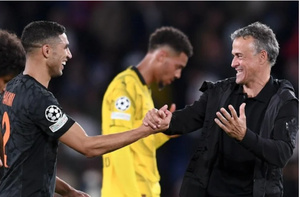 Luis Enrique encense Achraf Hakimi : un leader incontournable au PSG et en sélection Luis Enrique encense Achraf Hakimi : un leader incontournable au PSG et en sélection