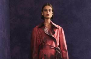 Ce trench caméléon change de couleur au contact de la peau Ce trench caméléon change de couleur au contact de la peau