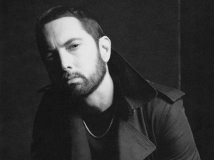 Eminem : un hommage émouvant à sa mère sur scène à Abu Dhabi Eminem : un hommage émouvant à sa mère sur scène à Abu Dhabi