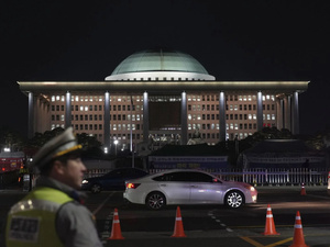 Crise politique et tentative de suicide d'un ancien ministre Crise politique et tentative de suicide d'un ancien ministre