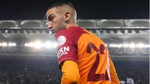 Hakim Ziyech en route pour le Stade Rennais : un nouveau départ en vue ? Hakim Ziyech en route pour le Stade Rennais : un nouveau départ en vue ?