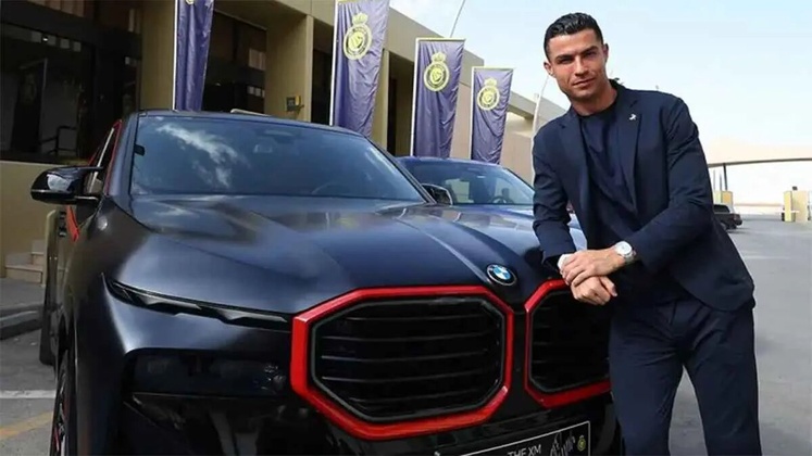"Nouvelle merveille" dans la flotte de 19 millions de livres sterling de Ronaldo (Photos) "Nouvelle merveille" dans la flotte de 19 millions de livres sterling de Ronaldo (Photos)